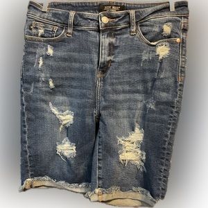 EUC Judy blue jean shorts size large women’s